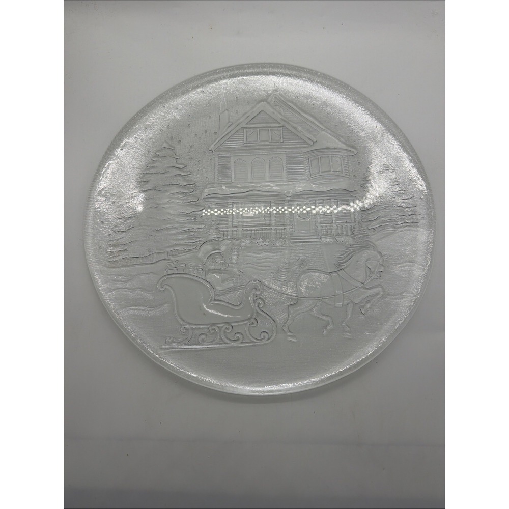 Libbey Winter Sleigh Ride 13" Round Glass Serving Platter — Christmas Embossed |